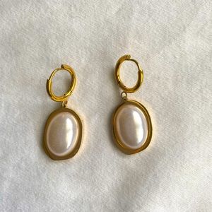 New white pearl  Earrings